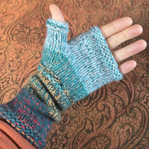 Andes Gifts wrist warmers alpaca wool blend turquoise teal NEW NWT women’s o/s - Picture 3 of 4